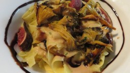 Recepta de cuina de Pappardelle amb salsa de foie i camagrocs